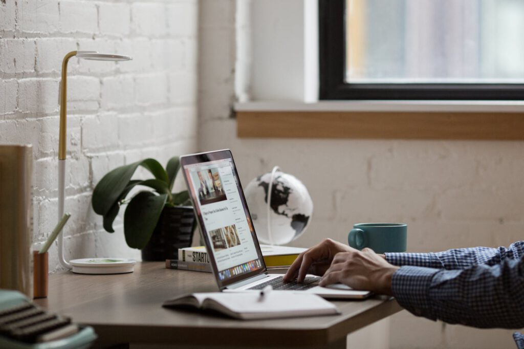 Website Mistakes to Avoid-cayenehands